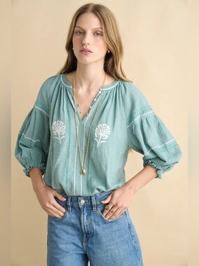 SONMER. NWT.  Women’s Sage Embroidered Peasant Blouse